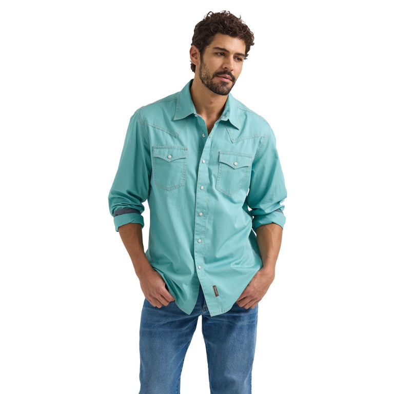 Wrangler Sugar Blue Retro Premium Men's Modern (Slim) Fit Spread Collar Longsleeve Snap Shirt 112359909