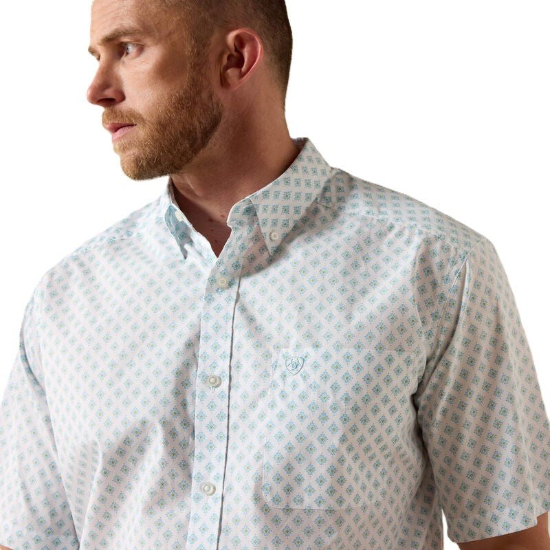 Ariat White Medallion Packert Classic Fit Men's Short Sleeve Collared Button Front Shirt 10071728