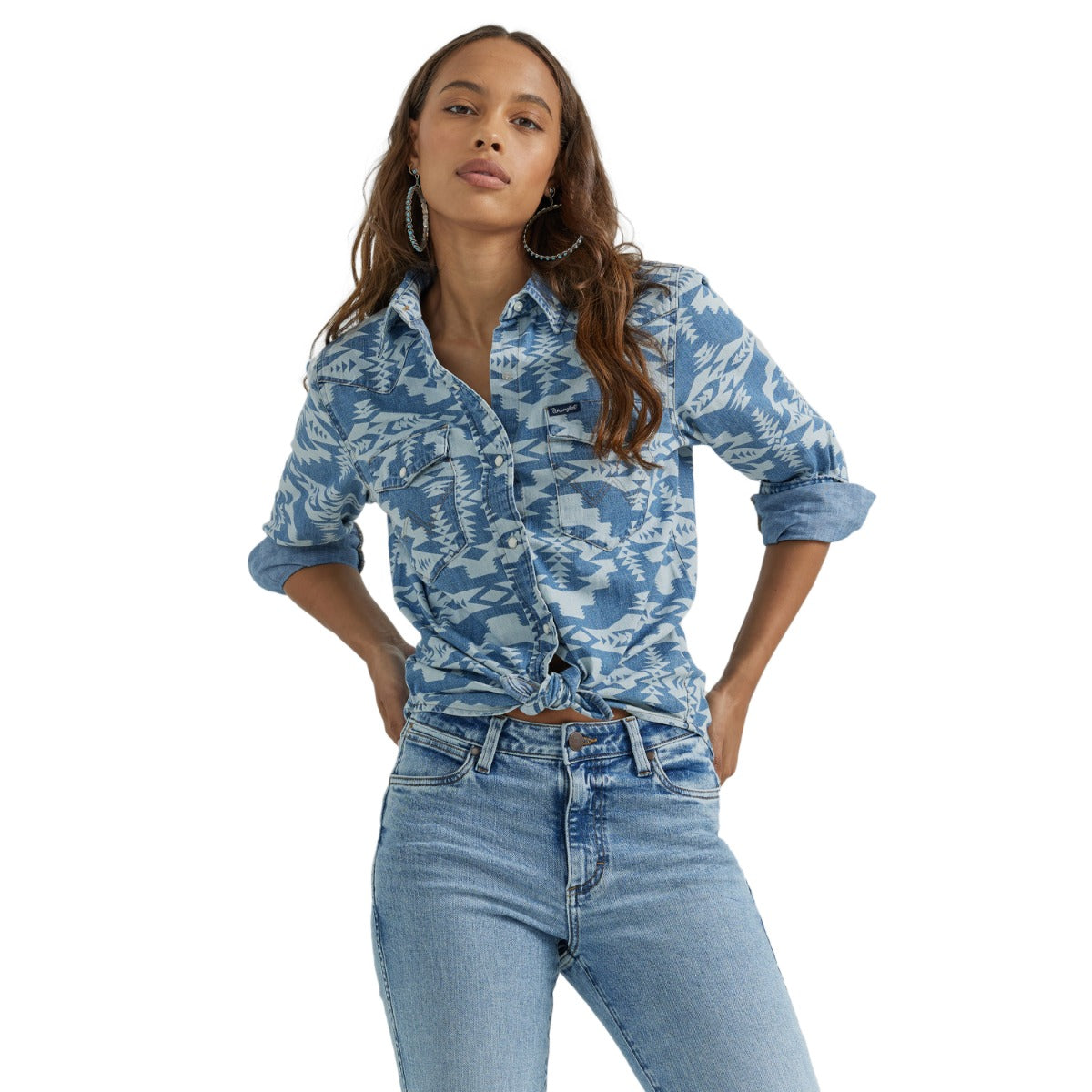 Wrangler Light Wash Women's Collared Geometric Longsleeve Cowboy Snap Shirt 112353125