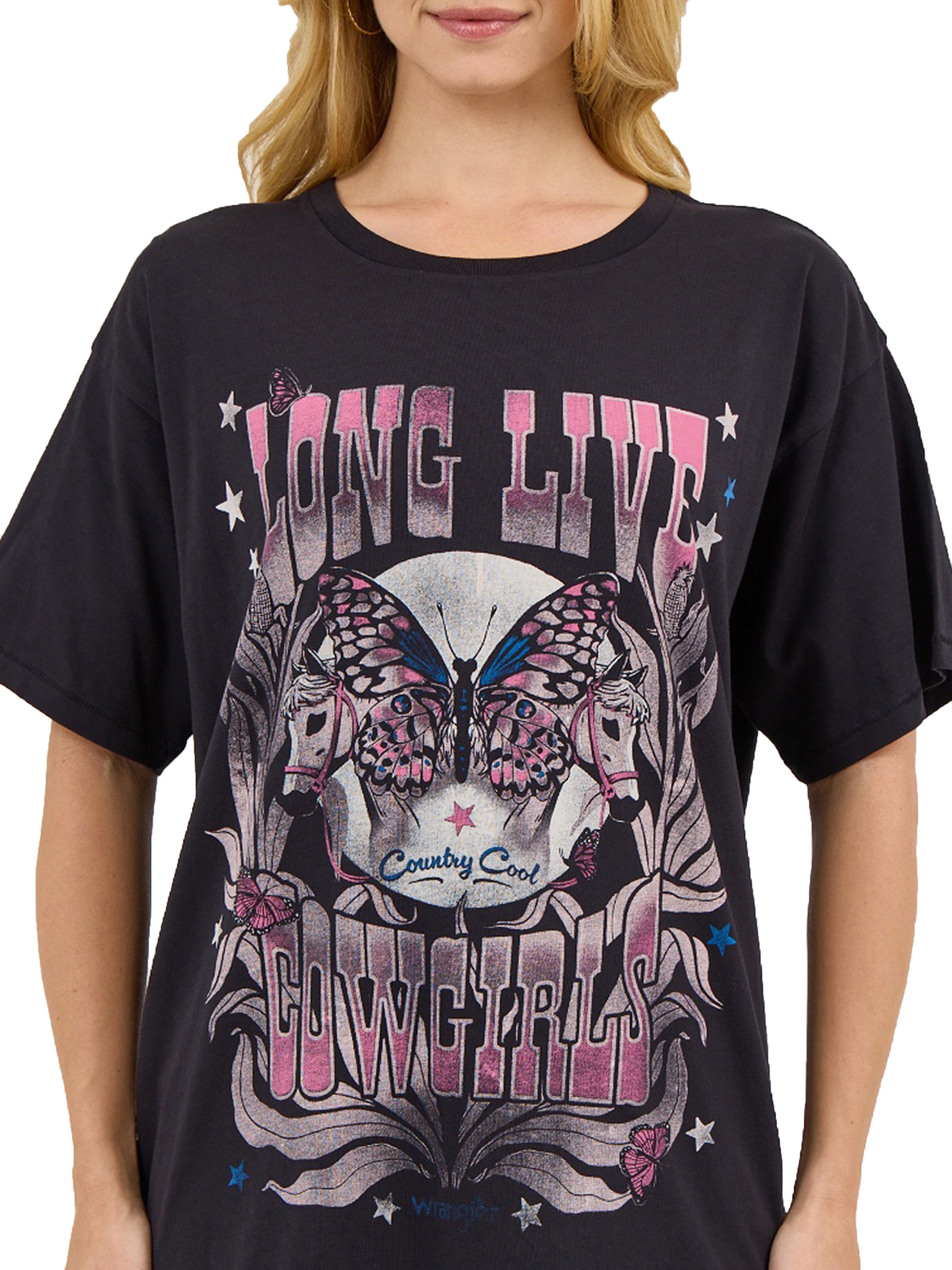 Wrangler x Lainey Wilson Long Live Cowgirls Oversized Women's Short Sleeve Tee Shirt 112368282