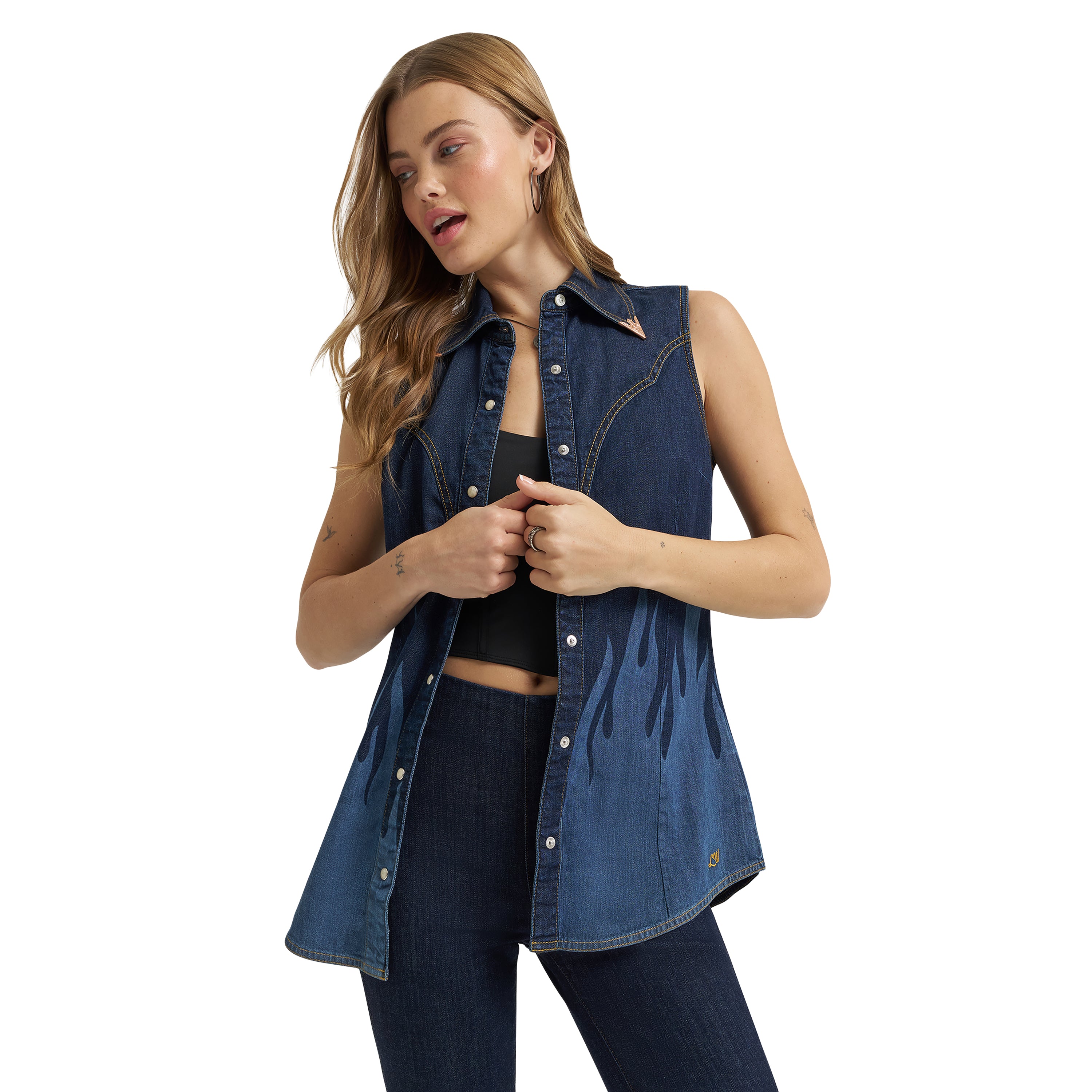 Lainey Wilson x Wrangler Dark Denim Flame Women's Sleeveless Denim Shirt 112380460
