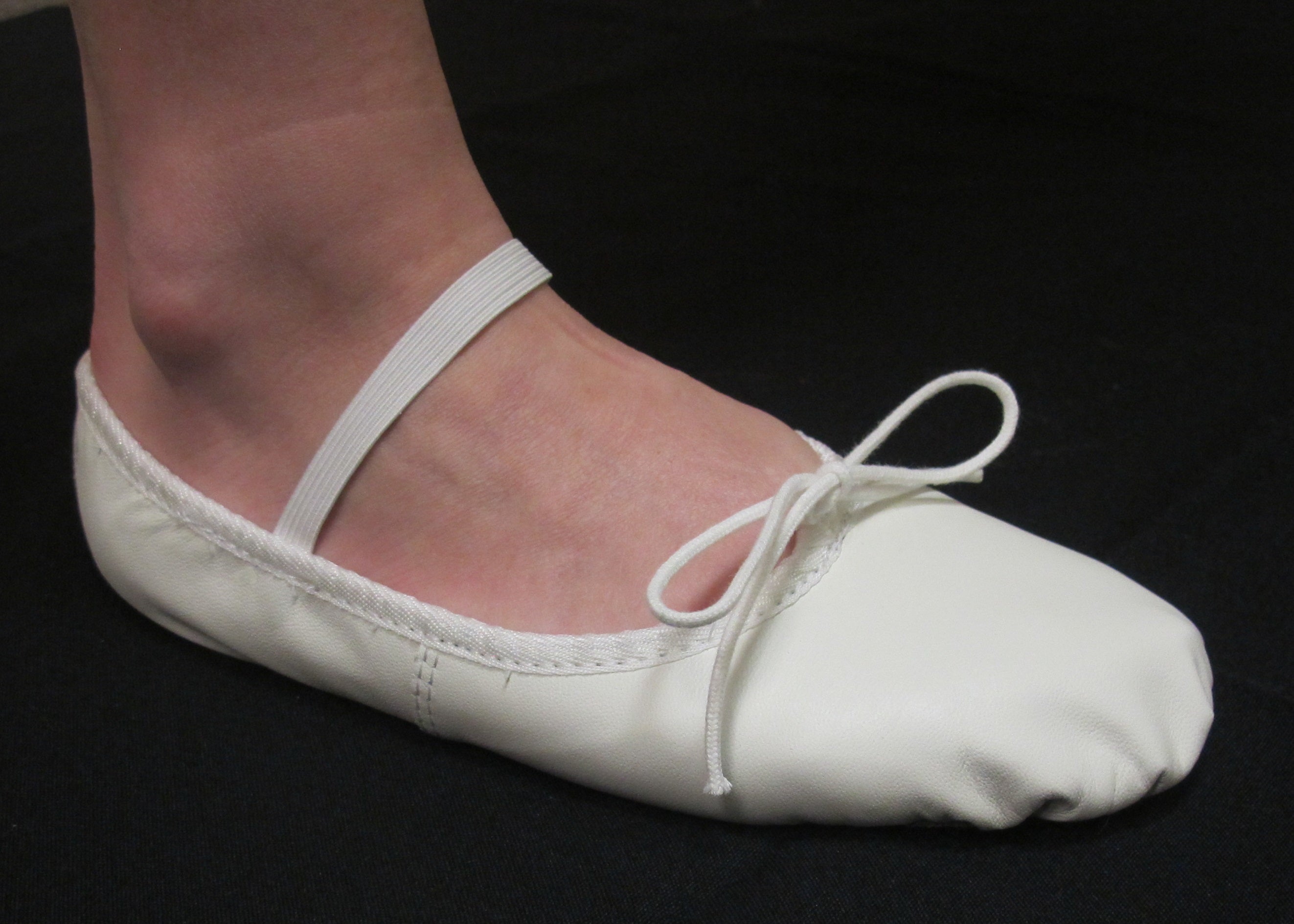 210M White Full Sole Economy Kids Ballet Shoes Sizes 12 1/2-3 N,M,W