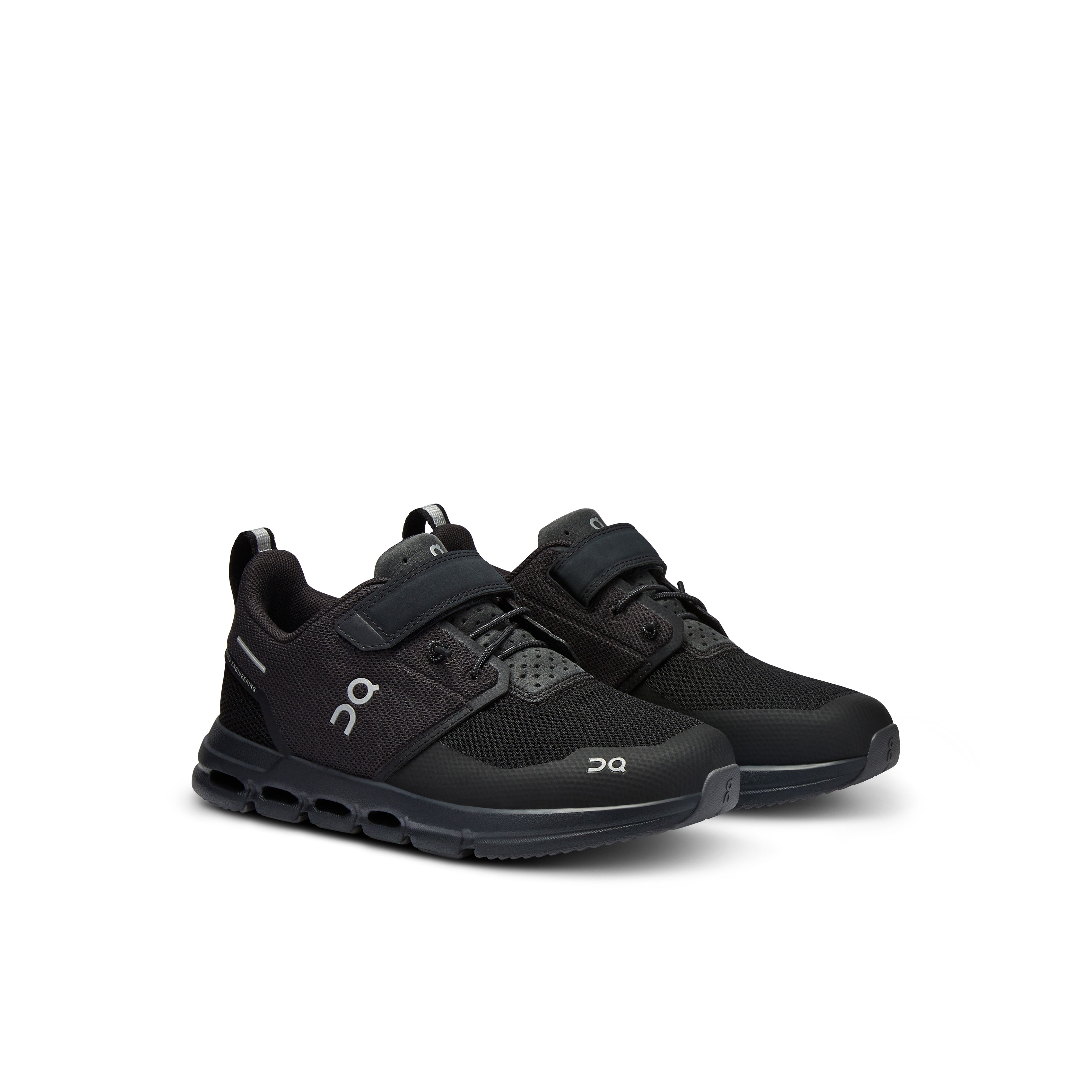 On All Black Cloud Play Kids Sneakers (Ages 4-8 years Old) 3KD11430485