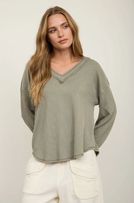Blu Pepper Light Olive Raw Edge V-Neck Long Sleeve Textured Knit Top J6FT1035