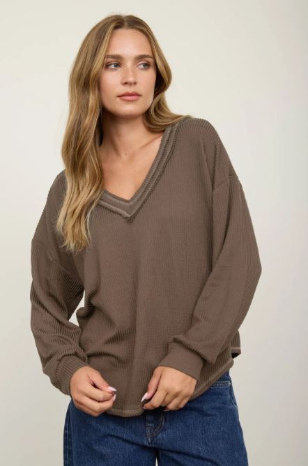 Blu Pepper Mocha Raw Edge V-Neck Long Sleeve Textured Knit Top J6FT1035