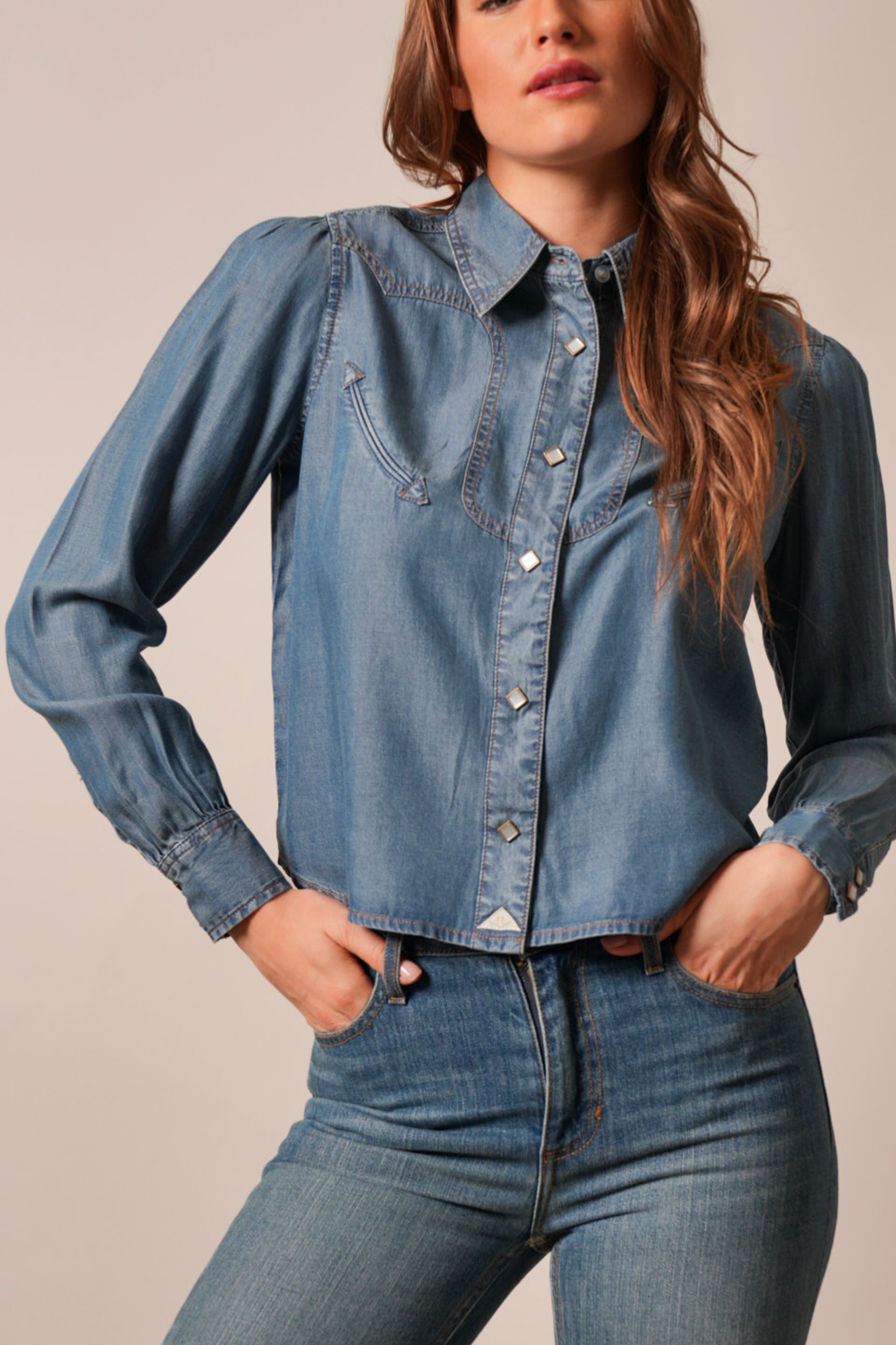 Kimes Ranch Indigo Cece Women's Cropped Western Shirt WTO0000090BL018