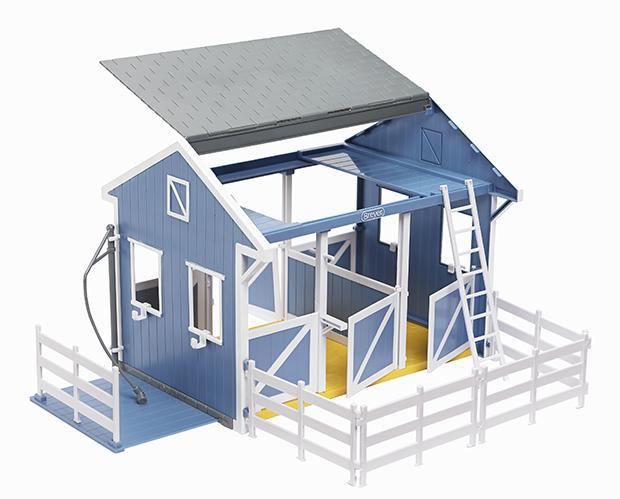 Breyer Freedom Series Country Stable with Wash Stall 699