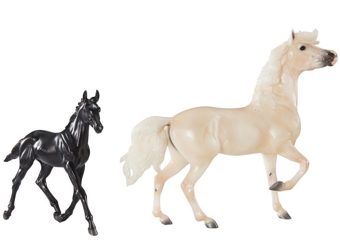 Breyer Encore and Tor set W1840